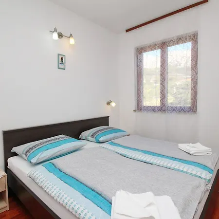 In Mit Eigenem Balkon By Interhome Apartamento