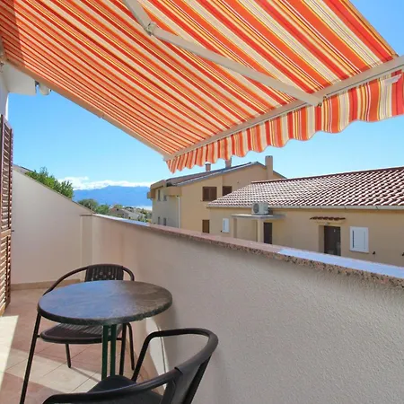 Apartamento In Mit Eigenem Balkon By Interhome *